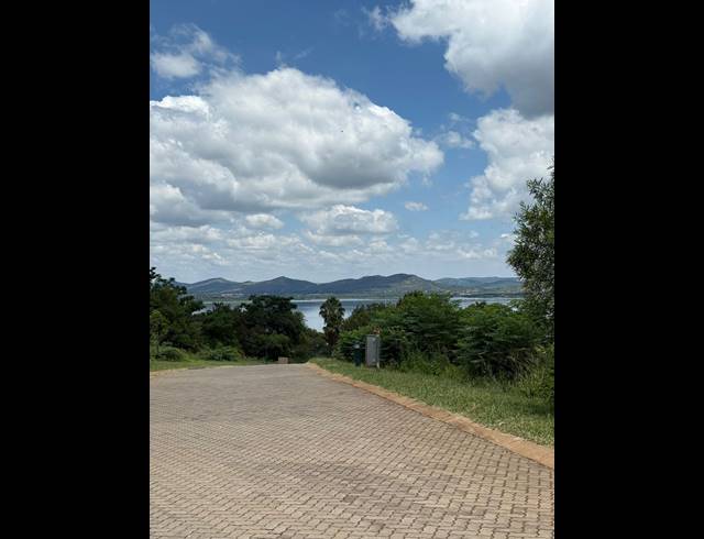 715M² VACANT LAND FOR SALE IN KOSMOS